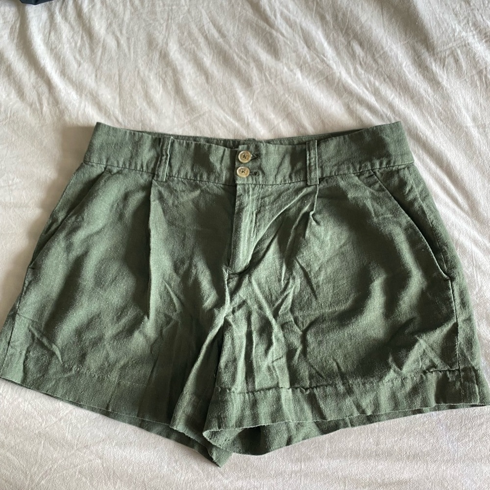Calvin Klein army green shorts size 4